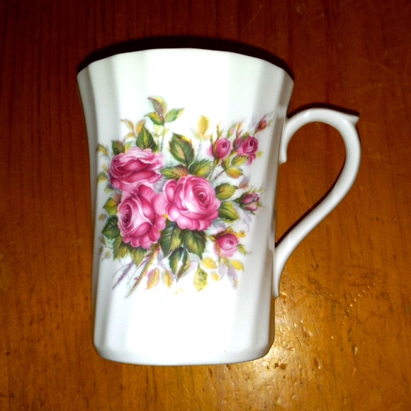 Gift Royal Stuart Fine Bone China Tea Mug Made in England - Picture 1 of 8